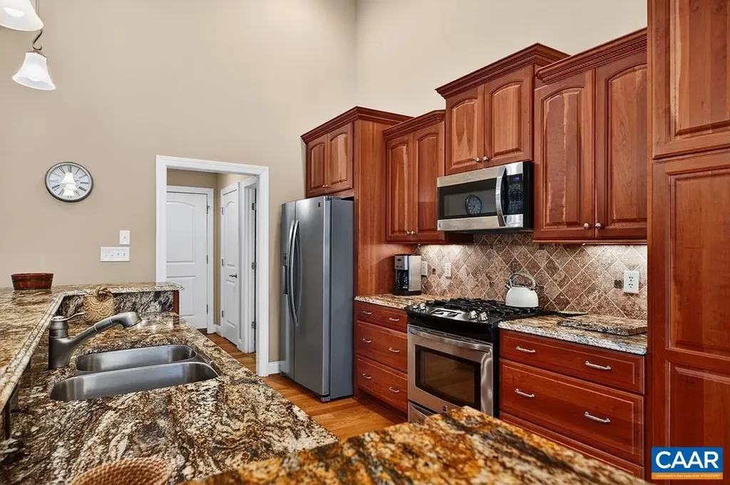 267 Cedar Glen Close Nellysford VA 22958