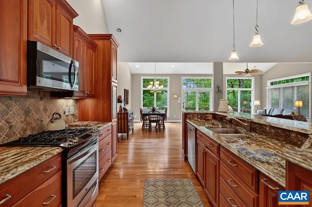 267 Cedar Glen Close Nellysford VA 22958