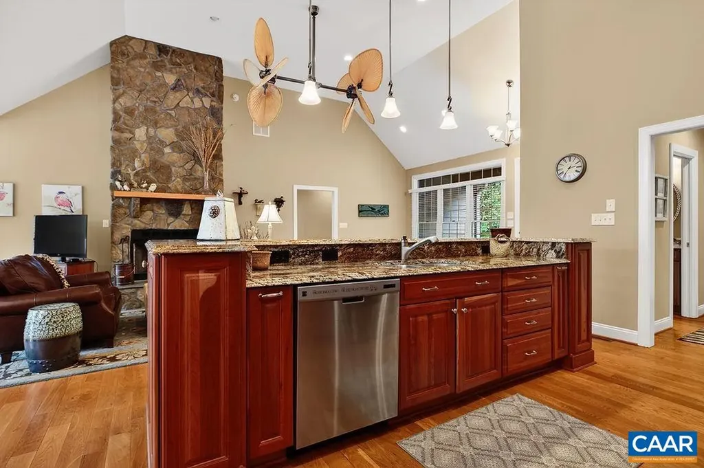 267 Cedar Glen Close Nellysford VA 22958