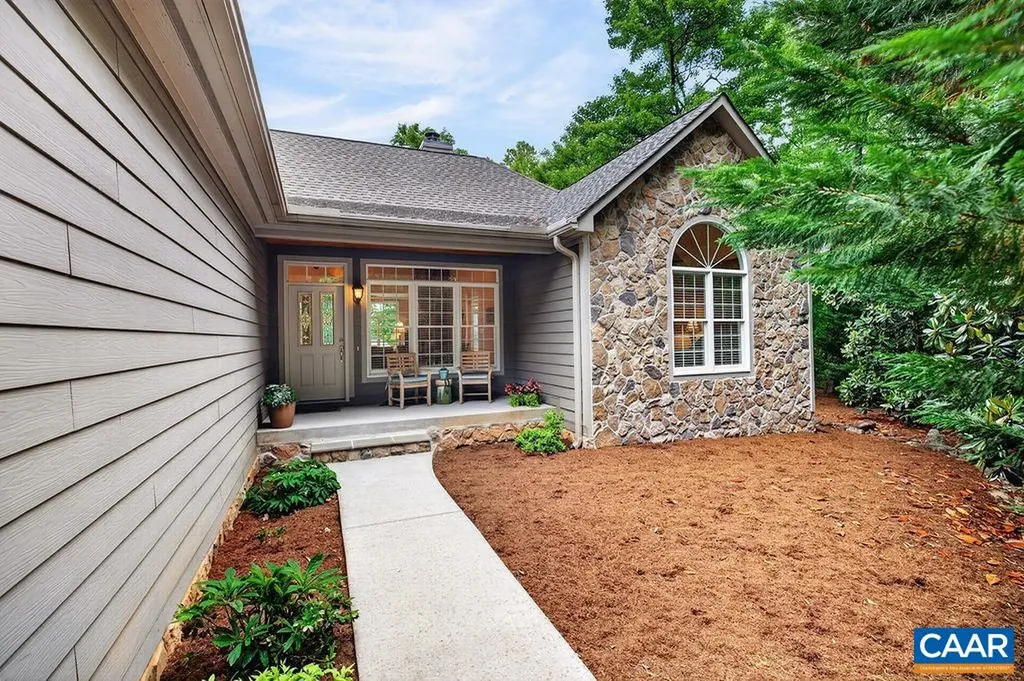 267 Cedar Glen Close Nellysford VA 22958