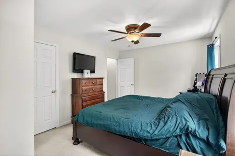 214 Kadies Lane Edinburg VA 22824