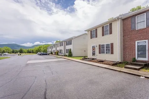 214 Kadies Lane Edinburg VA 22824
