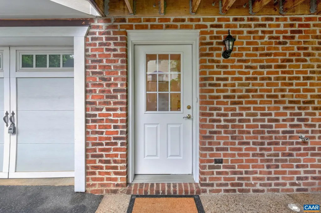 115 Old Fifth Circle Charlottesville VA 22903