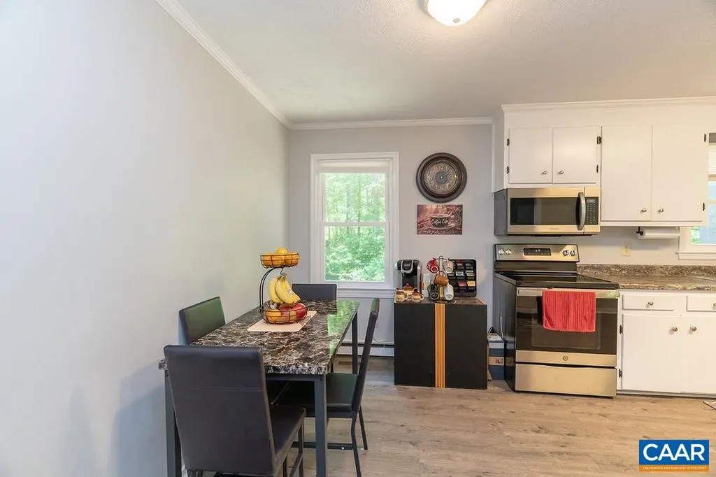 6920 Albevanna Spring Road Scottsville VA 24590