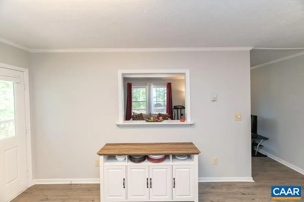 6920 Albevanna Spring Road Scottsville VA 24590