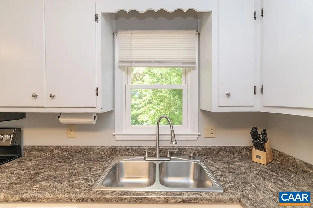 6920 Albevanna Spring Road Scottsville VA 24590