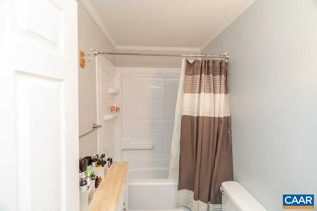 6920 Albevanna Spring Road Scottsville VA 24590