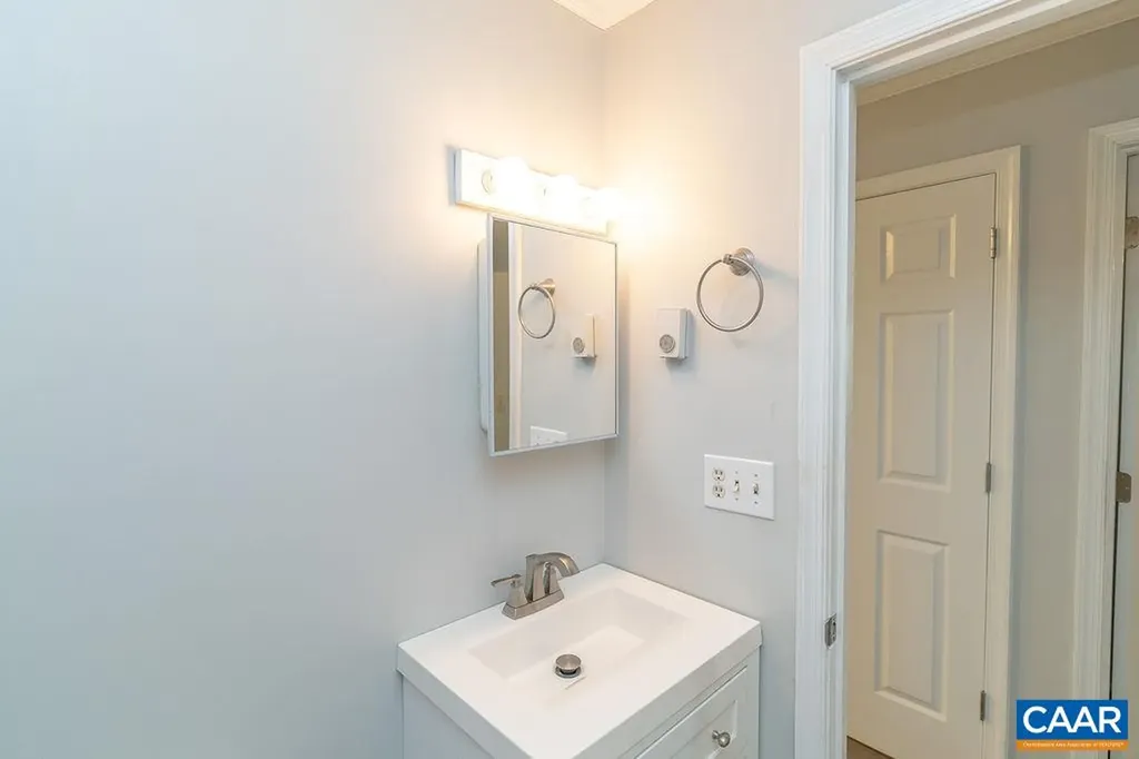 6920 Albevanna Spring Road Scottsville VA 24590