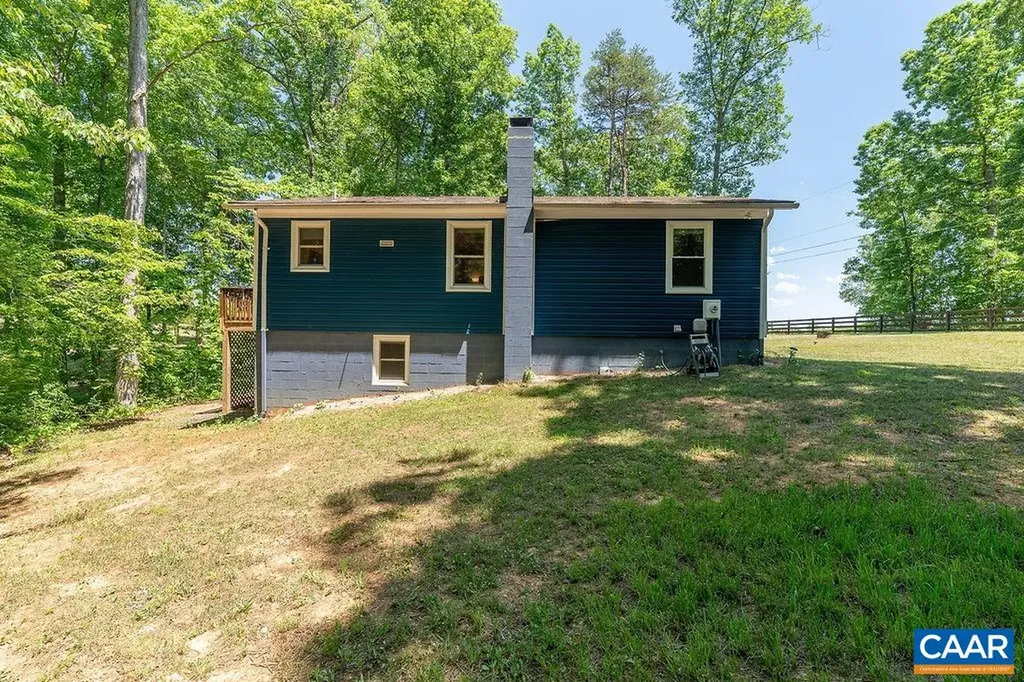6920 Albevanna Spring Road Scottsville VA 24590