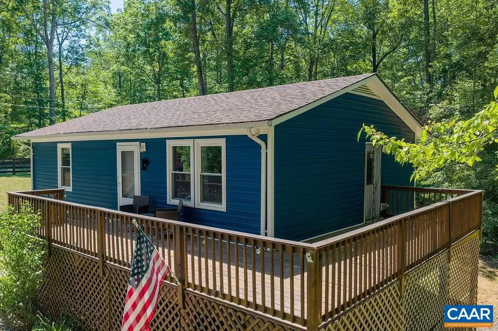 6920 Albevanna Spring Road Scottsville VA 24590