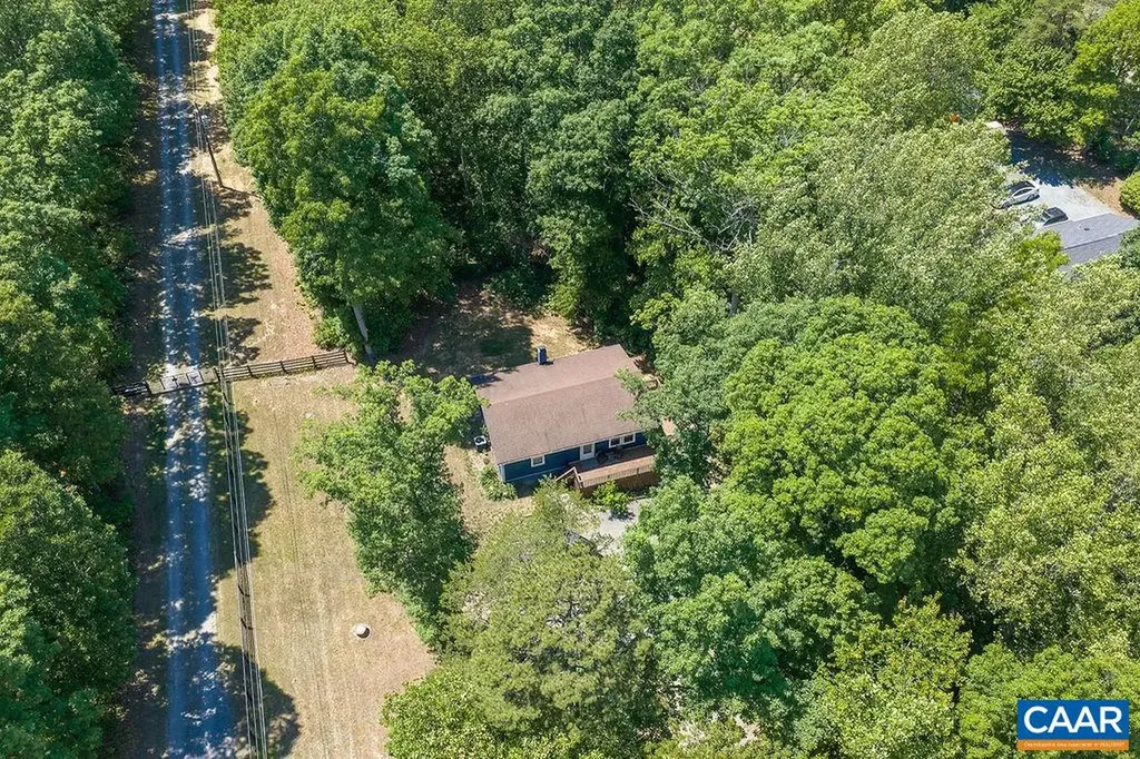6920 Albevanna Spring Road Scottsville VA 24590