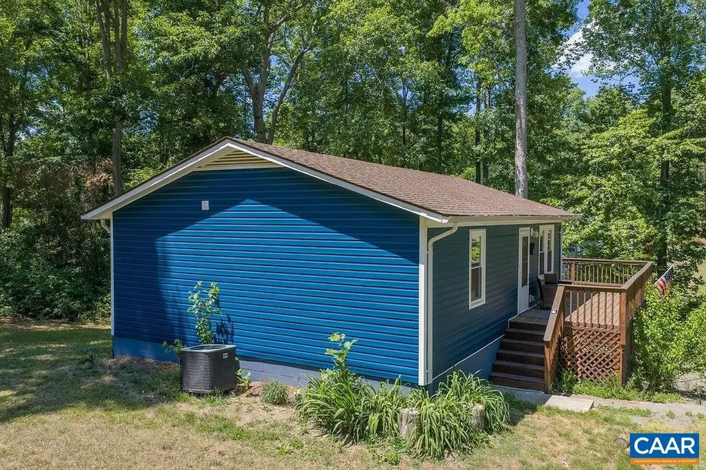 6920 Albevanna Spring Road Scottsville VA 24590