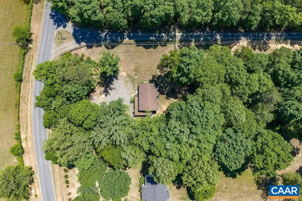 6920 Albevanna Spring Road Scottsville VA 24590