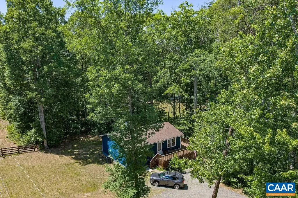 6920 Albevanna Spring Road Scottsville VA 24590