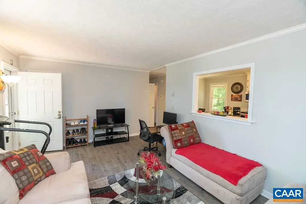 6920 Albevanna Spring Road Scottsville VA 24590