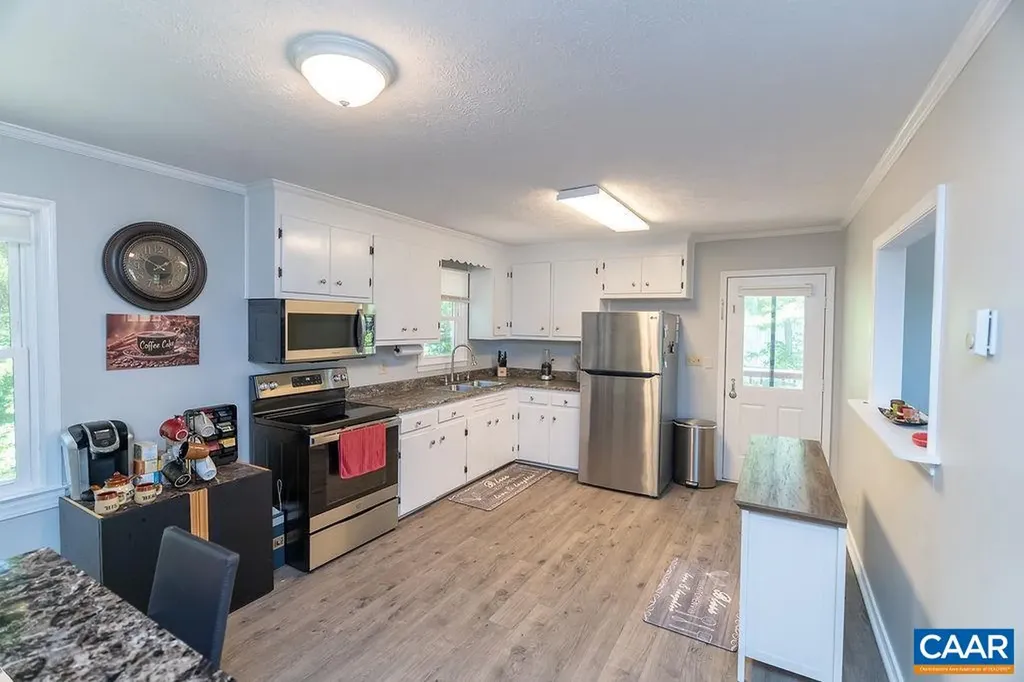 6920 Albevanna Spring Road Scottsville VA 24590