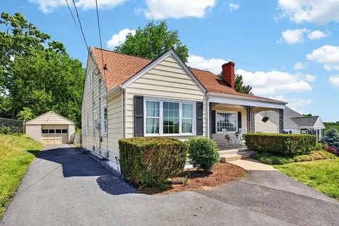 1003 Skymont Road Staunton VA 24401