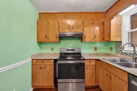 605 13th Street Grottoes VA 24441