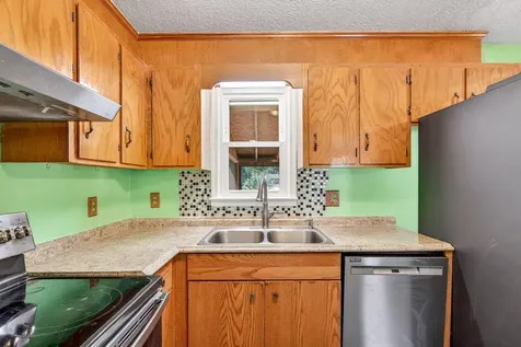 605 13th Street Grottoes VA 24441