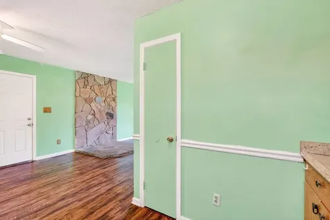 605 13th Street Grottoes VA 24441