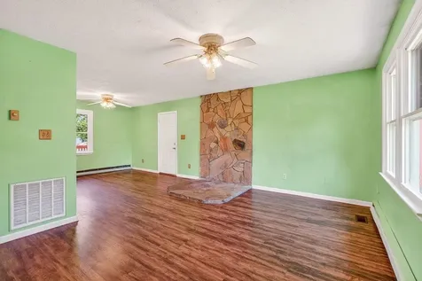 605 13th Street Grottoes VA 24441