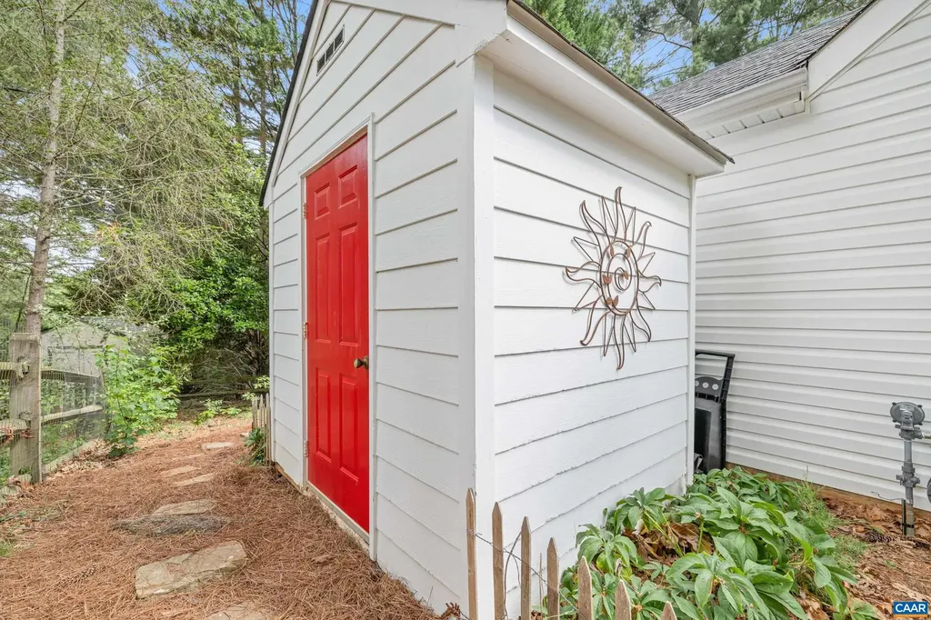 295 Blackthorn Lane Charlottesville VA 22902