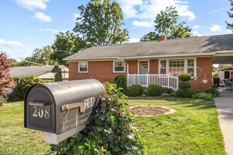 208 Tuxedo Road Staunton VA 24401
