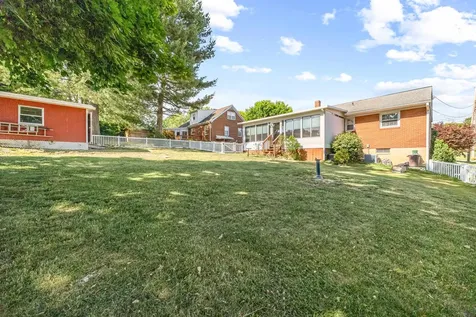208 Tuxedo Road Staunton VA 24401