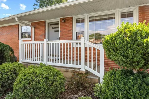 208 Tuxedo Road Staunton VA 24401