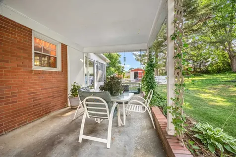 208 Tuxedo Road Staunton VA 24401