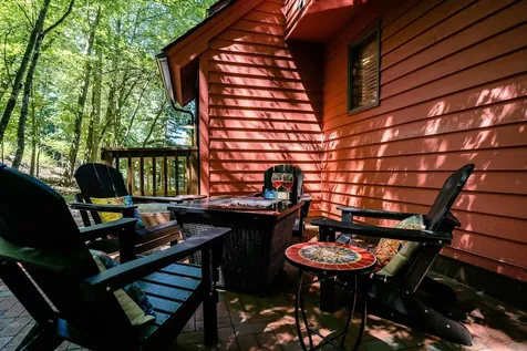 5385 Trevino Drive Mcgaheysville VA 22840