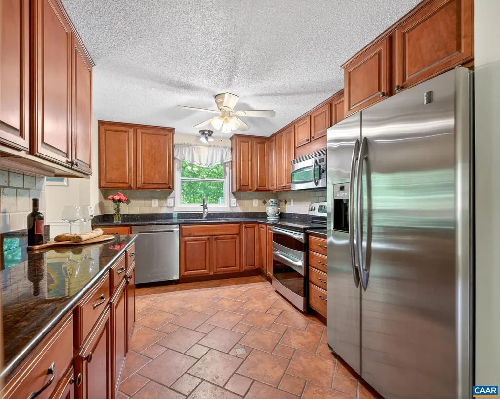 15 Patriot Lane Palmyra VA 22963