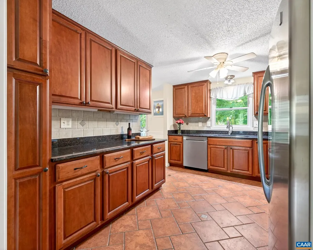 15 Patriot Lane Palmyra VA 22963