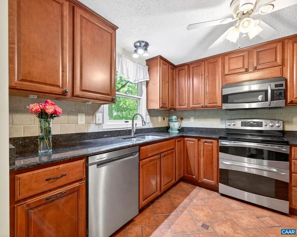 15 Patriot Lane Palmyra VA 22963