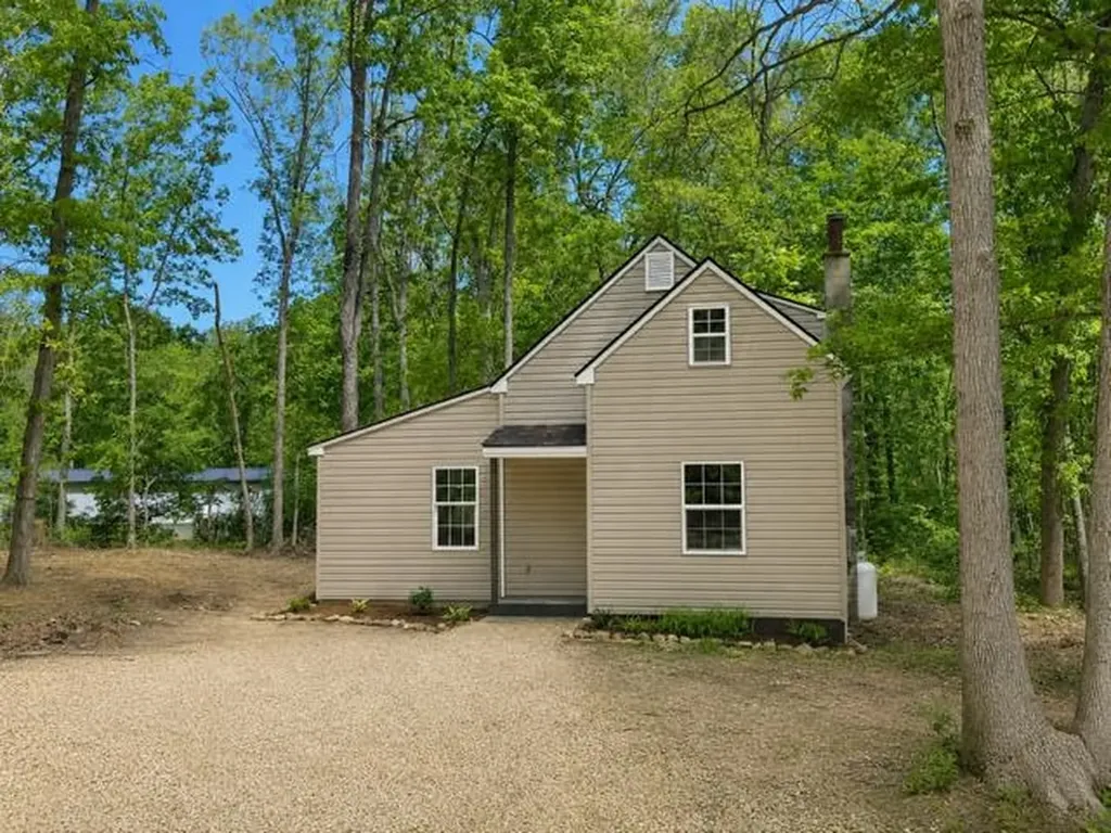 15 Raccoon Hollow Greenville VA 24440