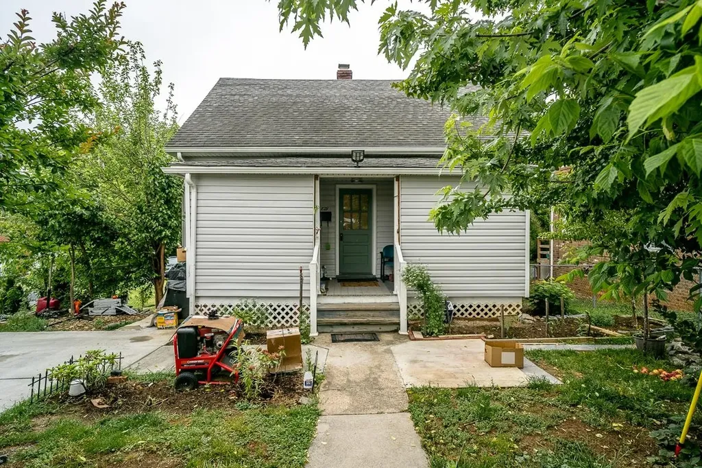 829 Virginia Avenue Harrisonburg VA 22802