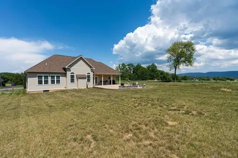 632 Legrande Avenue Waynesboro VA 22980