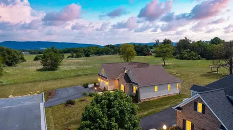 632 Legrande Avenue Waynesboro VA 22980