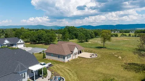 632 Legrande Avenue Waynesboro VA 22980