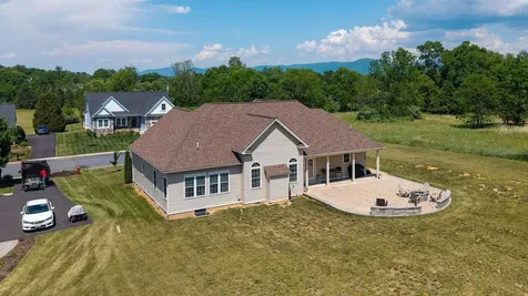 632 Legrande Avenue Waynesboro VA 22980