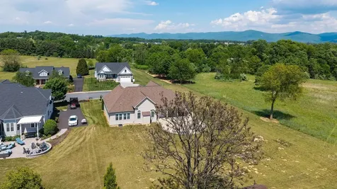 632 Legrande Avenue Waynesboro VA 22980