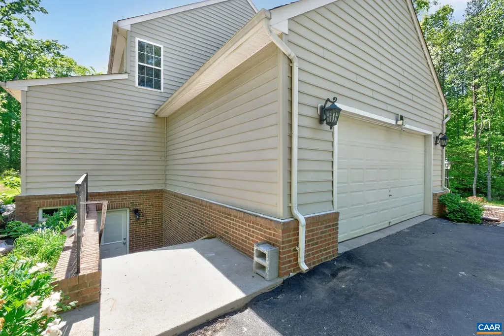 504 Willow Ridge Road Troy VA 22974