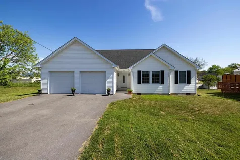 672 Elm Street Broadway VA 22815
