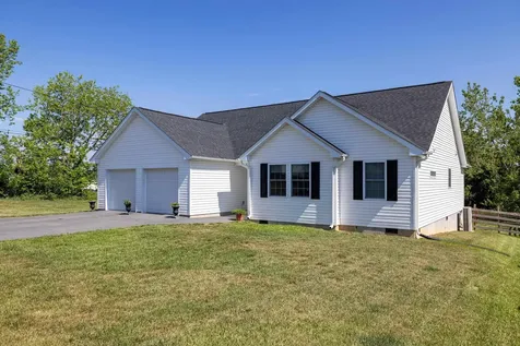 672 Elm Street Broadway VA 22815