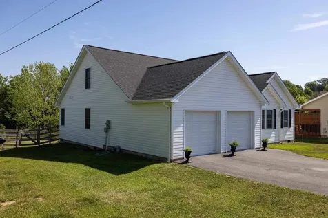 672 Elm Street Broadway VA 22815