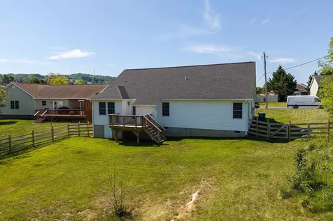 672 Elm Street Broadway VA 22815
