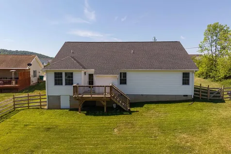672 Elm Street Broadway VA 22815