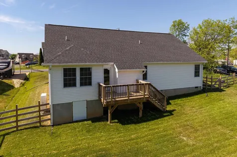 672 Elm Street Broadway VA 22815