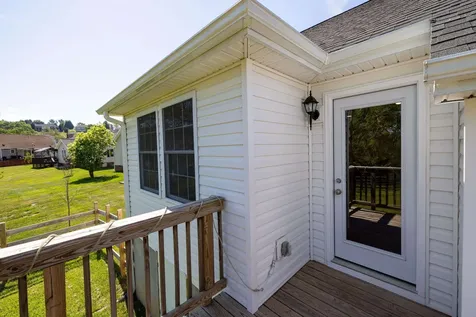 672 Elm Street Broadway VA 22815