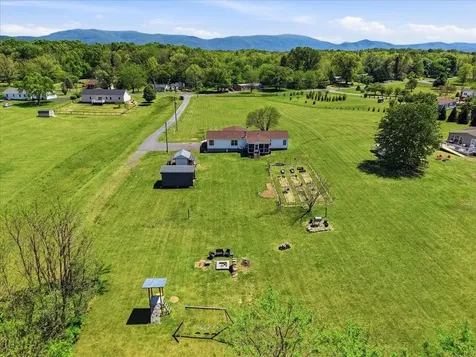 3437 Lyndhurst Road Stuarts Draft VA 24477